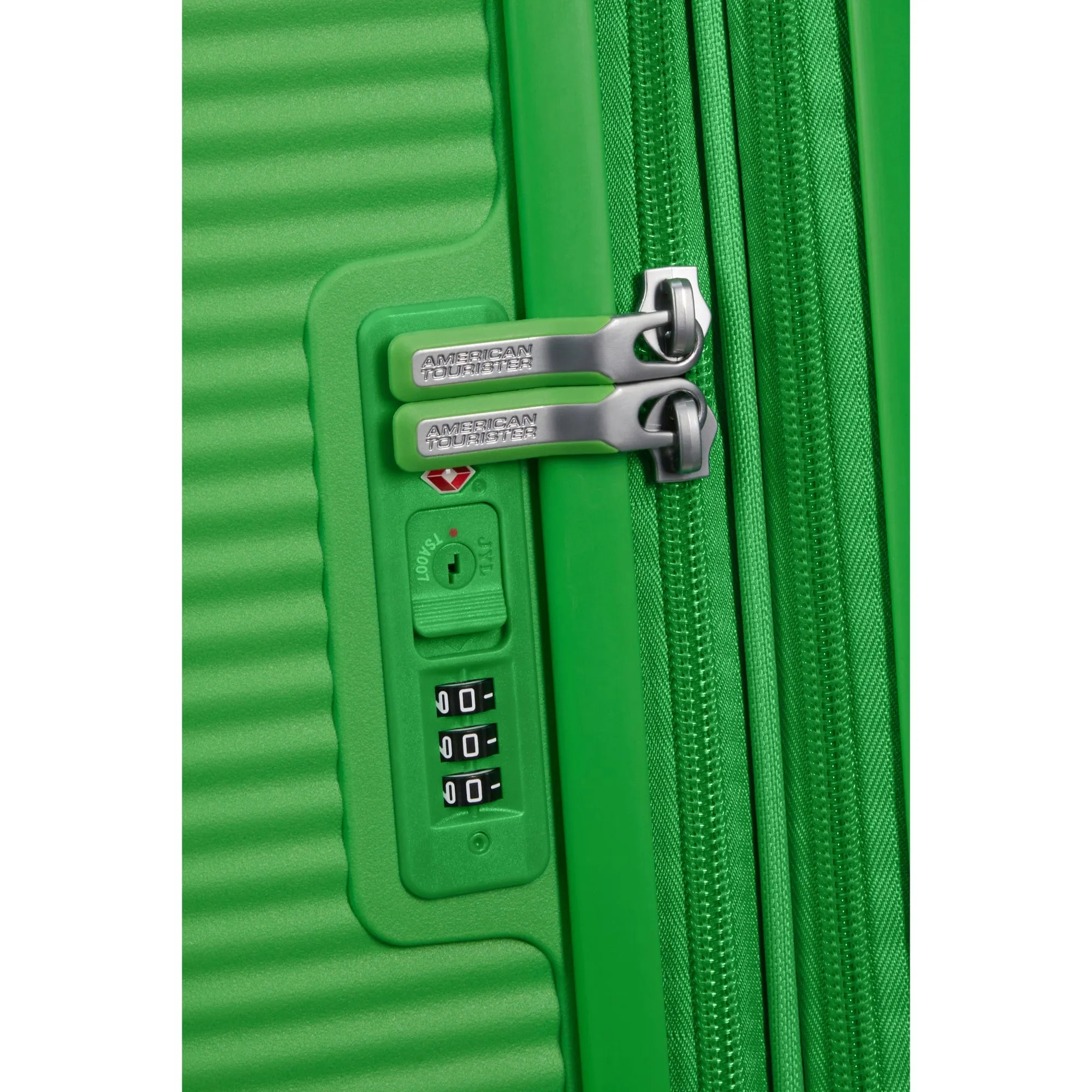 American Tourister SoundBox 67cm Medium Check-in in Grass Green