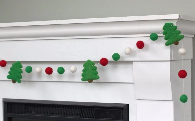 Christmas Tree Felt Garland- Red, Kelly Green, White