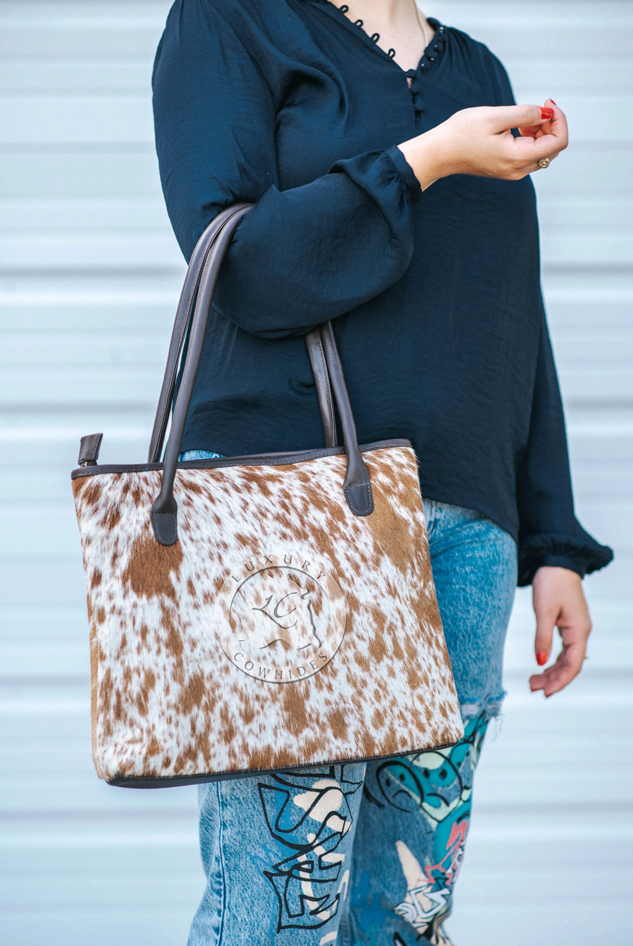 Cowhide Handbag - Salt and Pepper