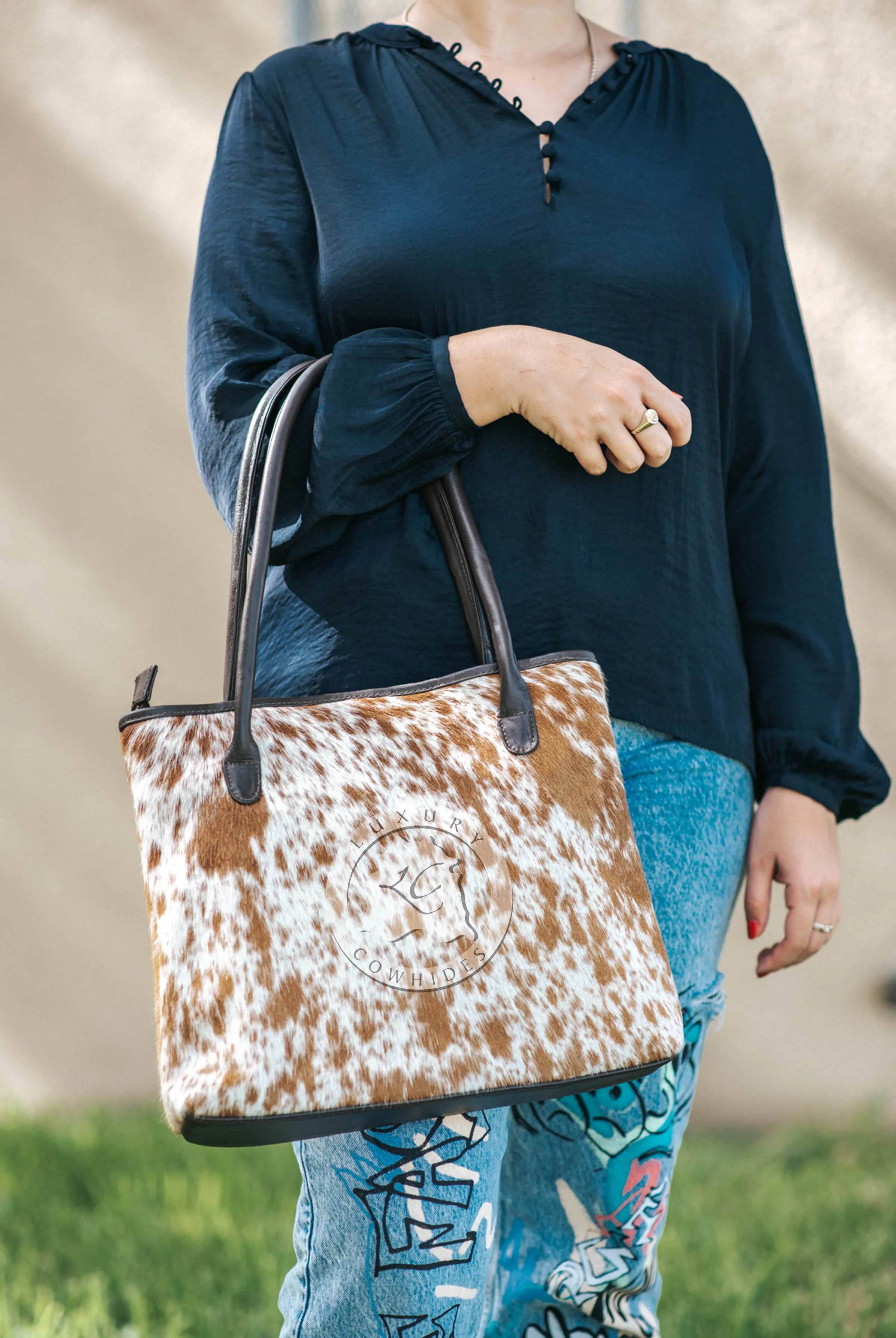 Cowhide Handbag - Salt and Pepper