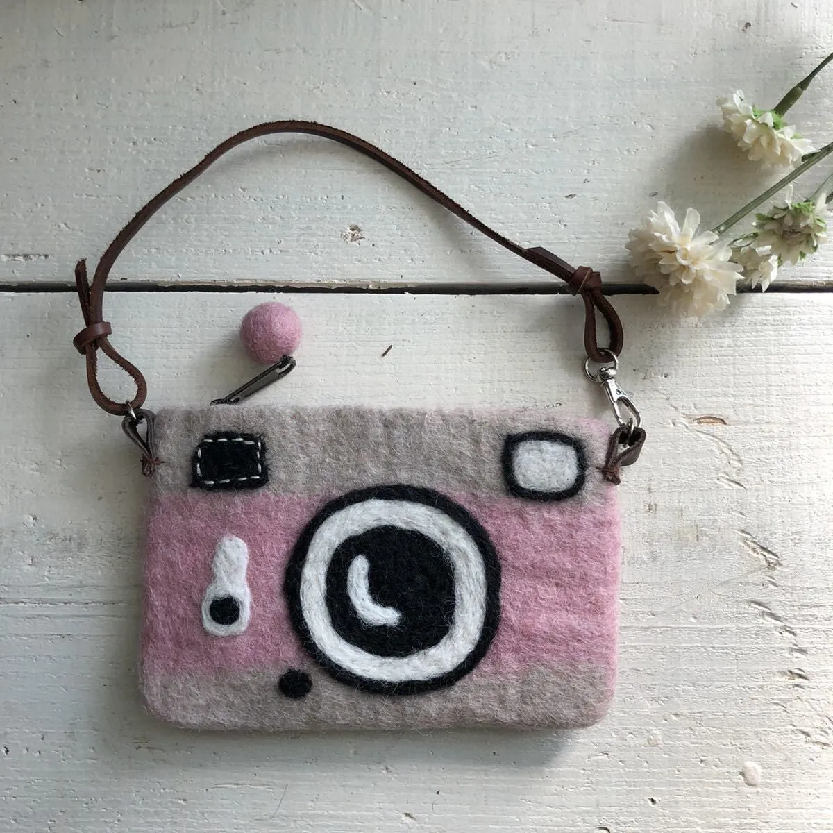 Daisy | Handmade Felt Camera Pouch