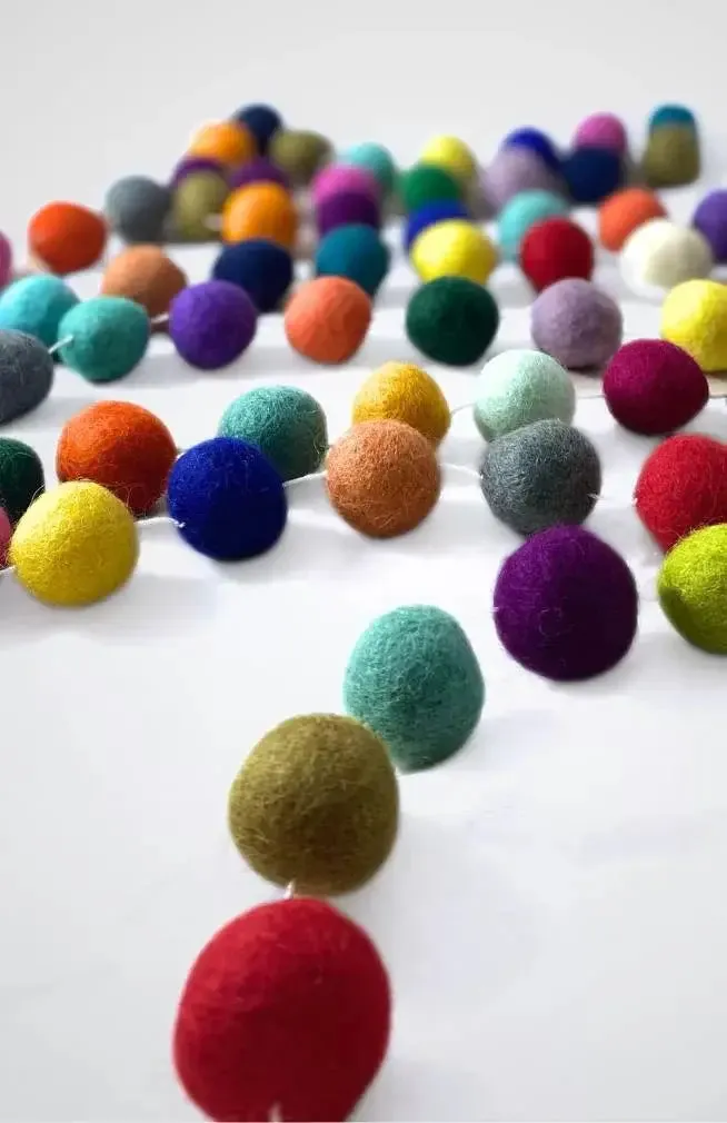 Handfelted Ball Garland - Natural