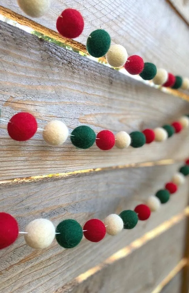 Handfelted Ball Garland - Natural