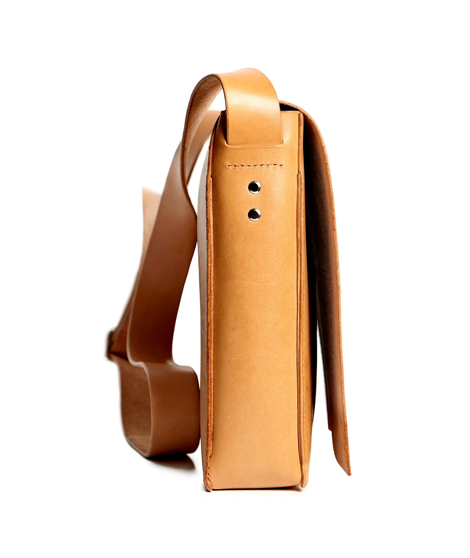 Leather messenger bag: NORD (natural)