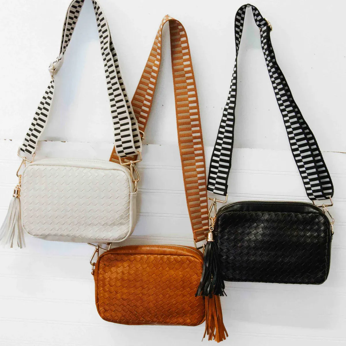 Pretty Simple | Woven Willow Camera Crossbody Bag