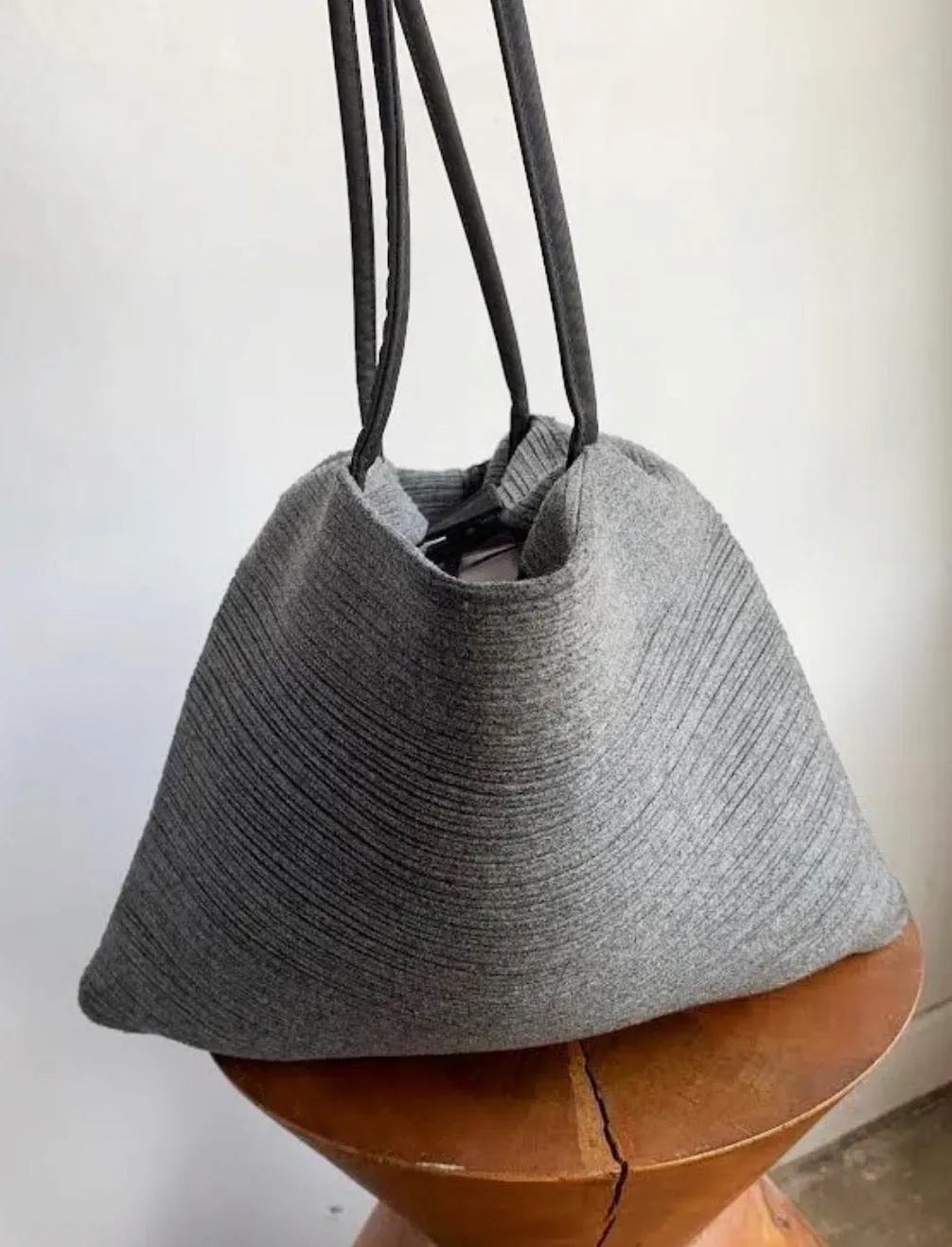 VINTAGE PLEATED GRAY FELT PURSE